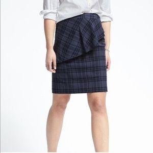 Banana republic ruffle plaid pencil skirt size 10